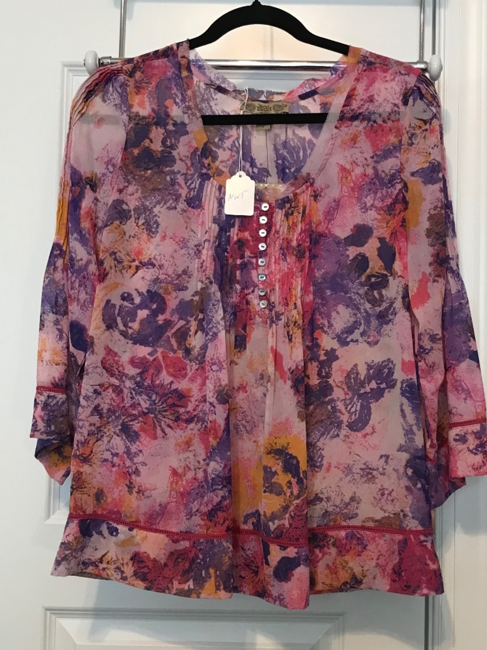 NWT 9 WestVintage America abstract pink floral long sleeve scoop neck blouse (S)